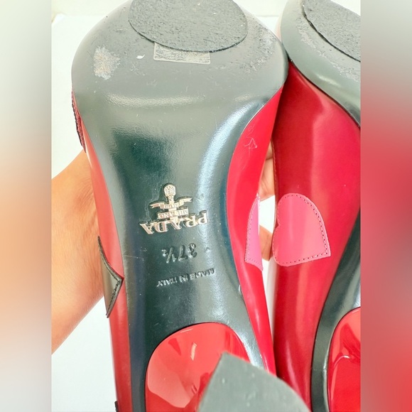 Prada Red Patent Leather Heart Appliquè Pointed Toe Heart Pumps EU 37.5 - Picture 8 of 11